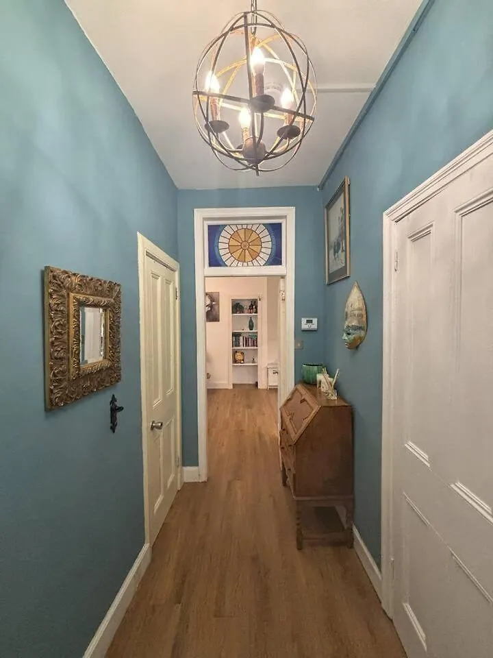 Bright Top Floor 2Br Apartment In Morningside, Easy City Centre Links, Close To University And Royal Hospital Edinburgh