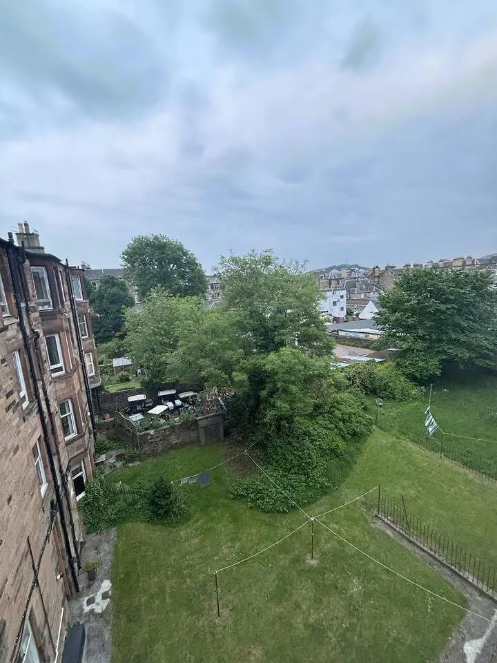 Bright Top Floor 2Br Apartment In Morningside, Easy City Centre Links, Close To University And Royal Hospital Edinburgh